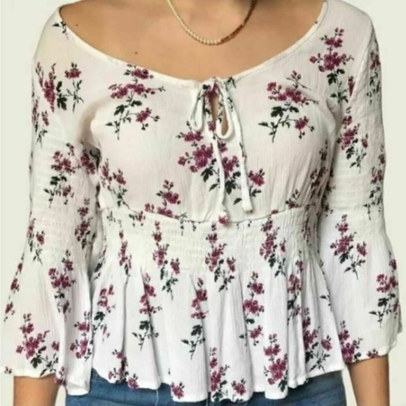 American Eagle White Smocked Floral Cottagecore White Top Bell 3/4 Sleeves Boho - Picture 8 of 8